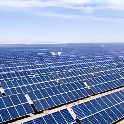 我国单体装机规模最大的“沙戈荒”光伏项目 在一万个足球